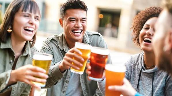 Can Drinking Alcohol Really Cause Weight Loss?